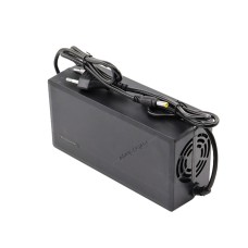 Зарядний пристрій для Li-Ion акумуляторів 20S 84.0V 5A, штекер 5.5x2.1mm
